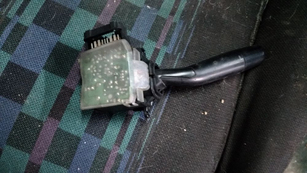 Peças Toyota Hiace 2.4 Centralina motor / Comando limpa vidros volant