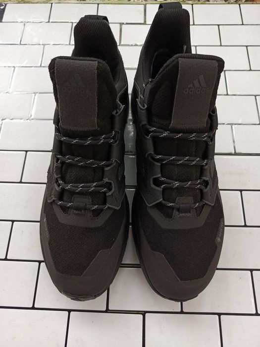 кросівки adidas  gore-tex