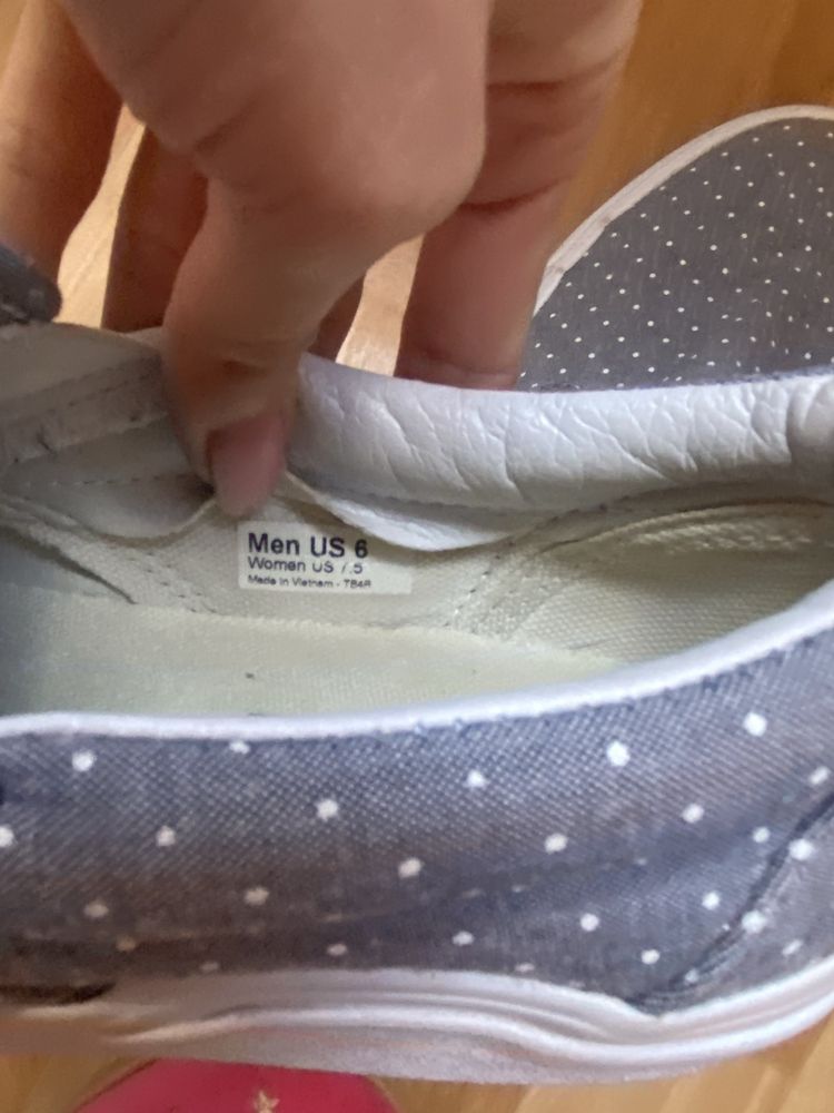 Продам слипоны Vans