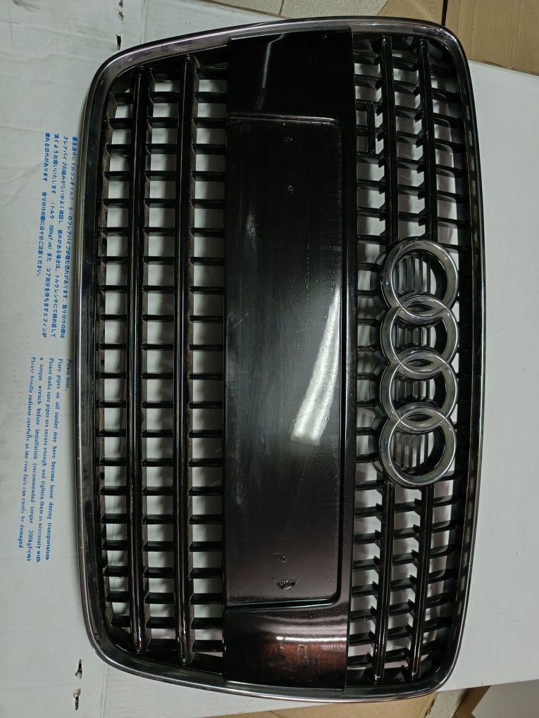 grelha da frente de Audi Q7 de 2010