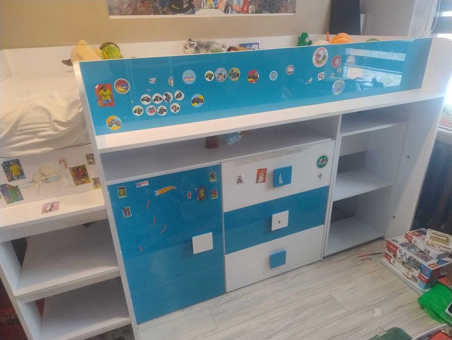 Łóżko piętrowe biurko szuflady