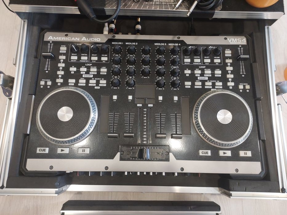 Material Dj controlador / placa de som/ mala/microfone/ cabos