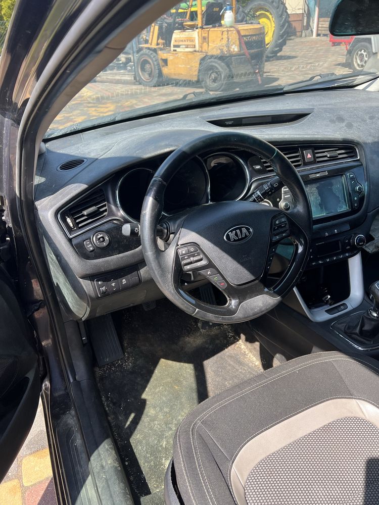 Części Kia Ceed 1.6 cdti kod lakier BE 2017 , 81 Kw