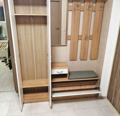 Прихожая, передпокій, вешалка, вішак, обувница, тумба для обуви