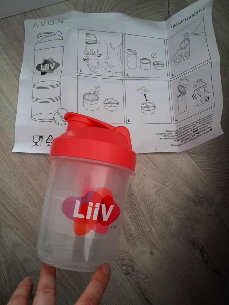 Shaker bidon pojemnik Liiv od Avon 400ml