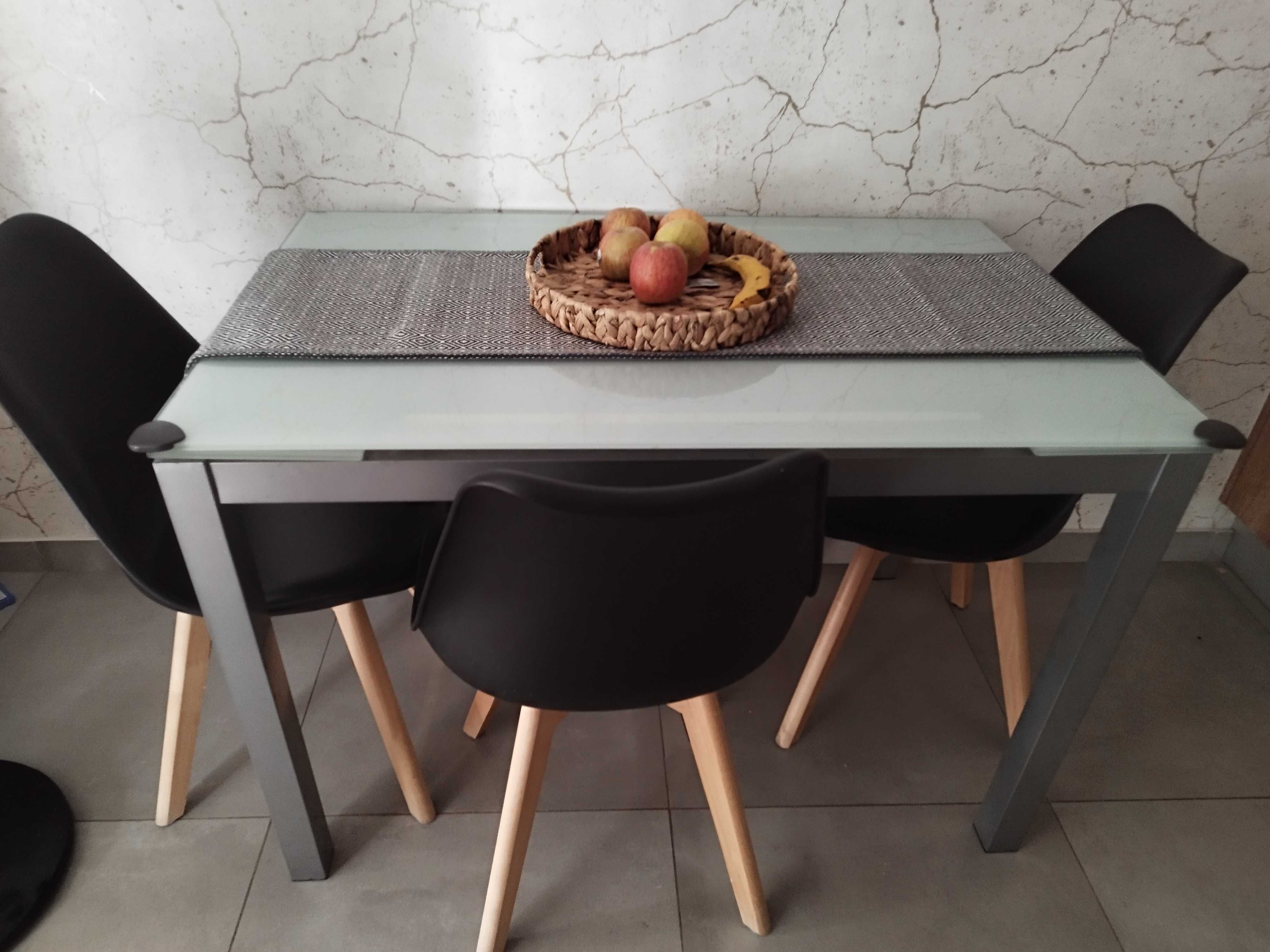 Conjunto mesa cozinha e 4 cadeiras
