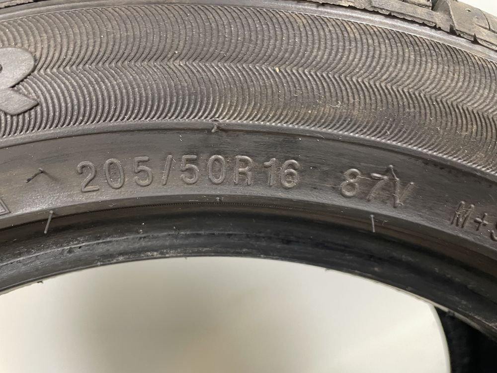 205/50R16 87V Kumho Solus Vier