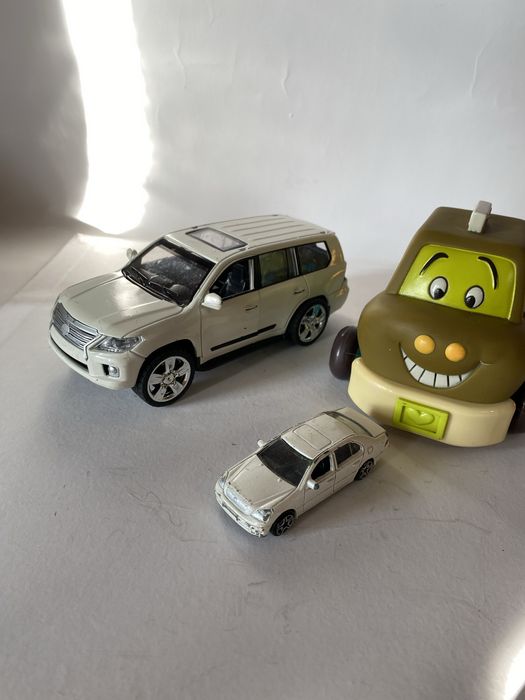 Машинки коллекционные, игрушки