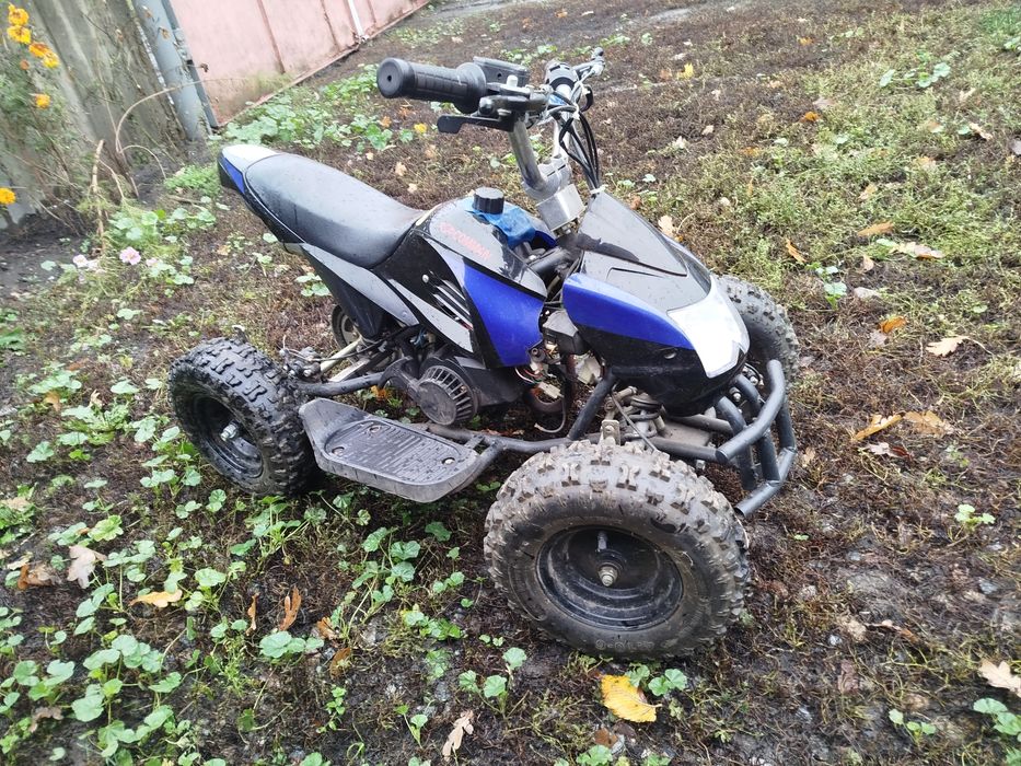 Детский квадроцикл, бензин.