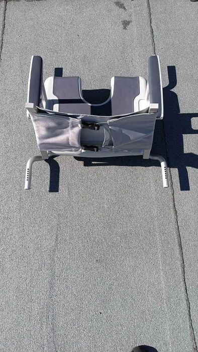 Cadeira de banho para mobilidade reduzida