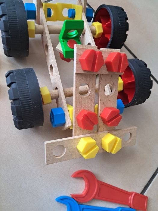 Mały konstruktor junior wyścigówka