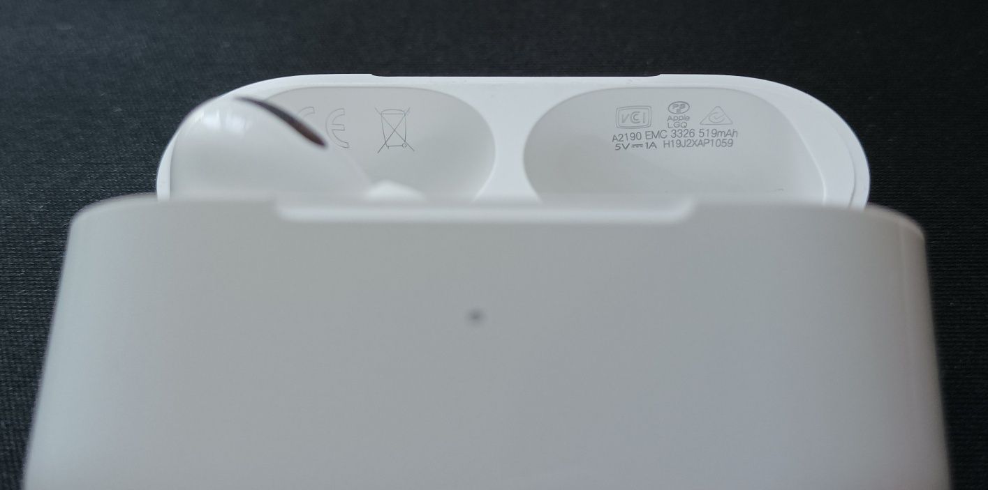 Навушники Apple AirPods Pro with MagSafe Case USB-C (1-ге покоління)