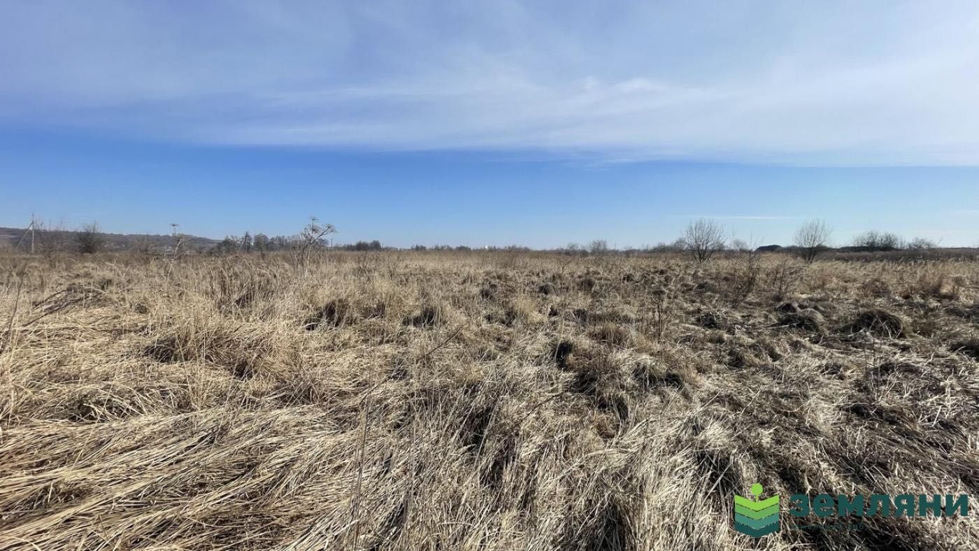Продається ділянка 10 сот під будівництво в с. Підлужжя
