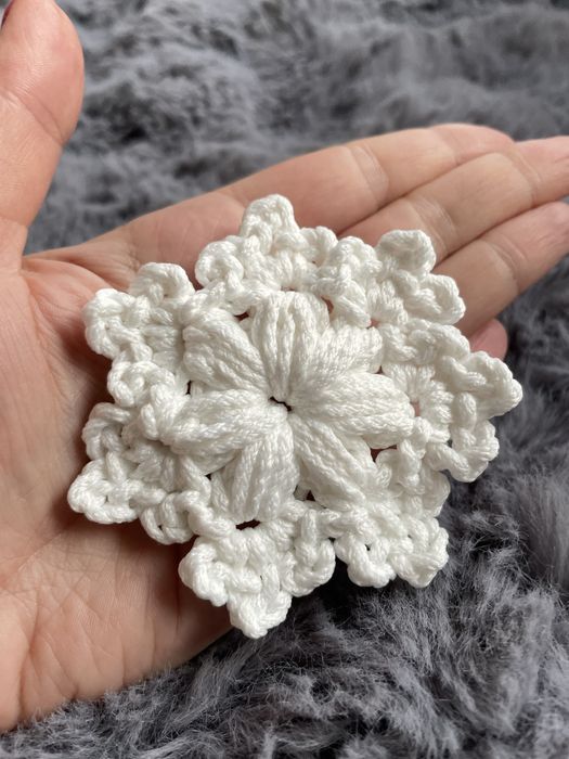 Szydełkowa śnieżynka - gwiazdka na choinkę