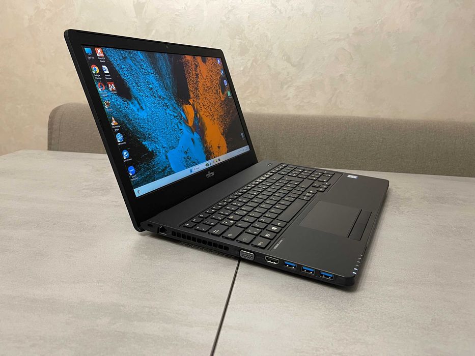 Ноутбук Fujitsu LifeBook A557, 15,6" FHD IPS, i5-7200U, 16GB 250GB SSD