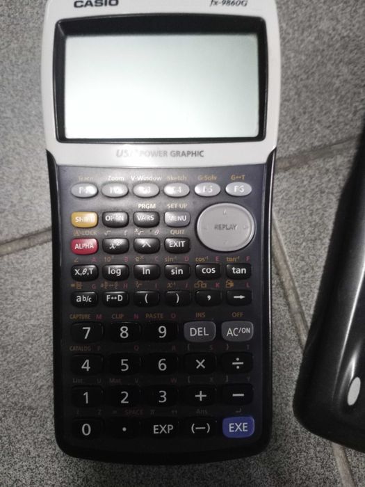 Maquina de Calcular Gráfica CASIO Fx 9860G - USB -DWER