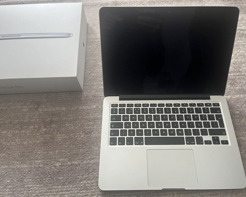 MacBook Pro 13” 205 sem disco, com caixa e carregador originais