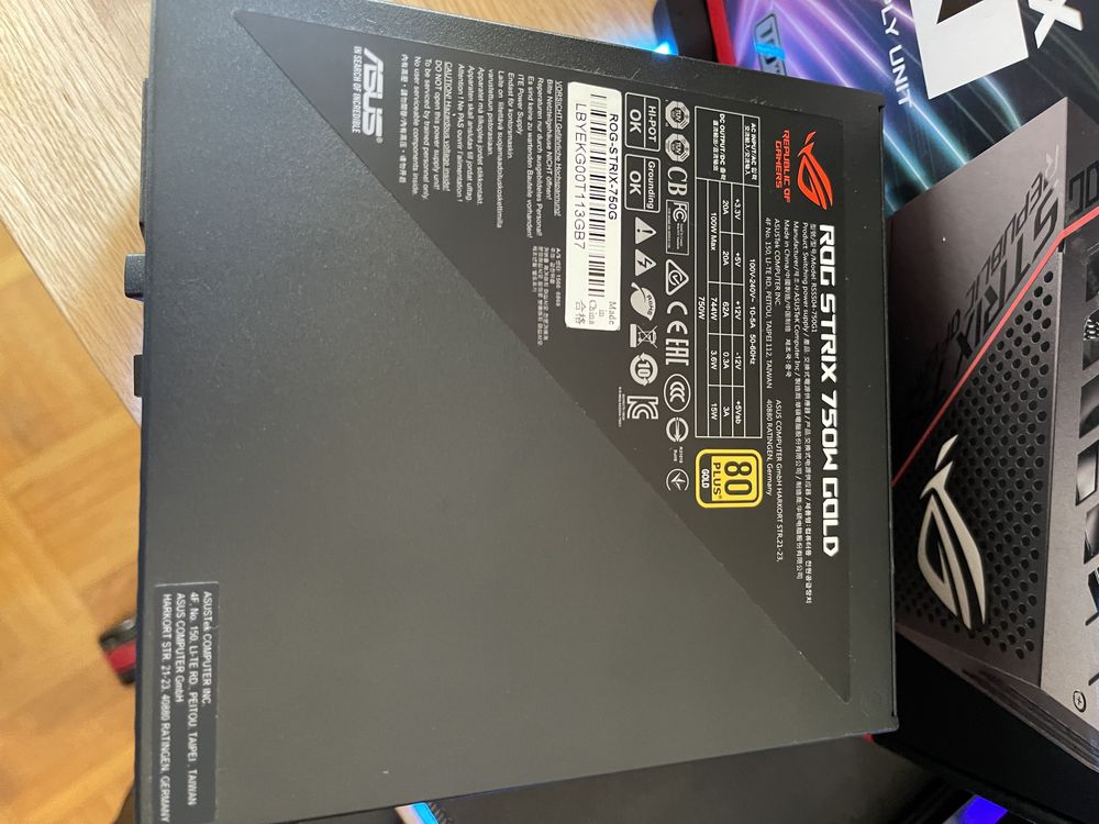 Fonte de alimentação ASUS Rog 750 watts