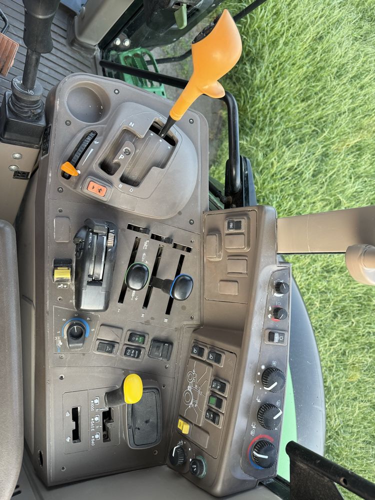 John deere 6195m