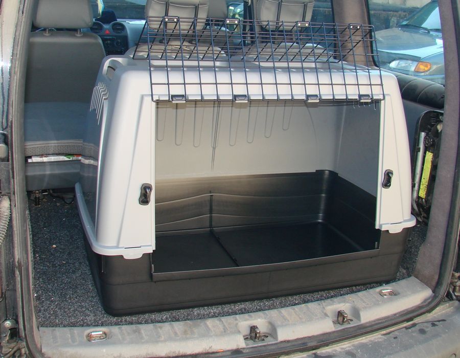 Переноска для тварин автомобільна