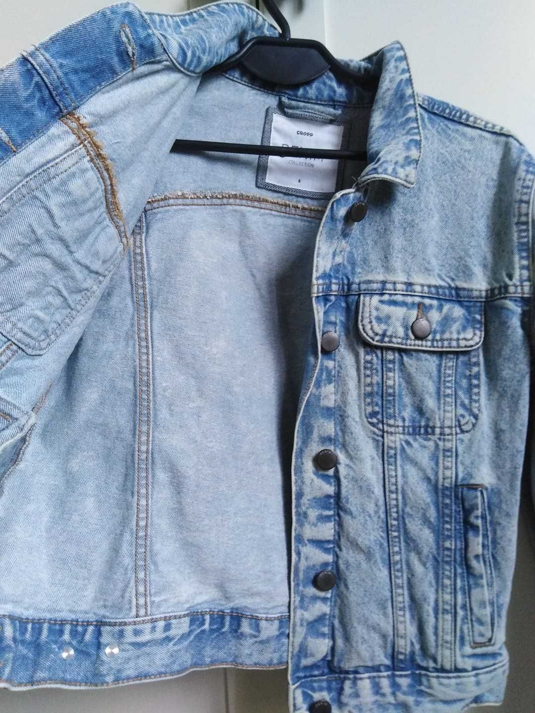 Niebieska kurtka jeansowa, rozmiar S, cropp