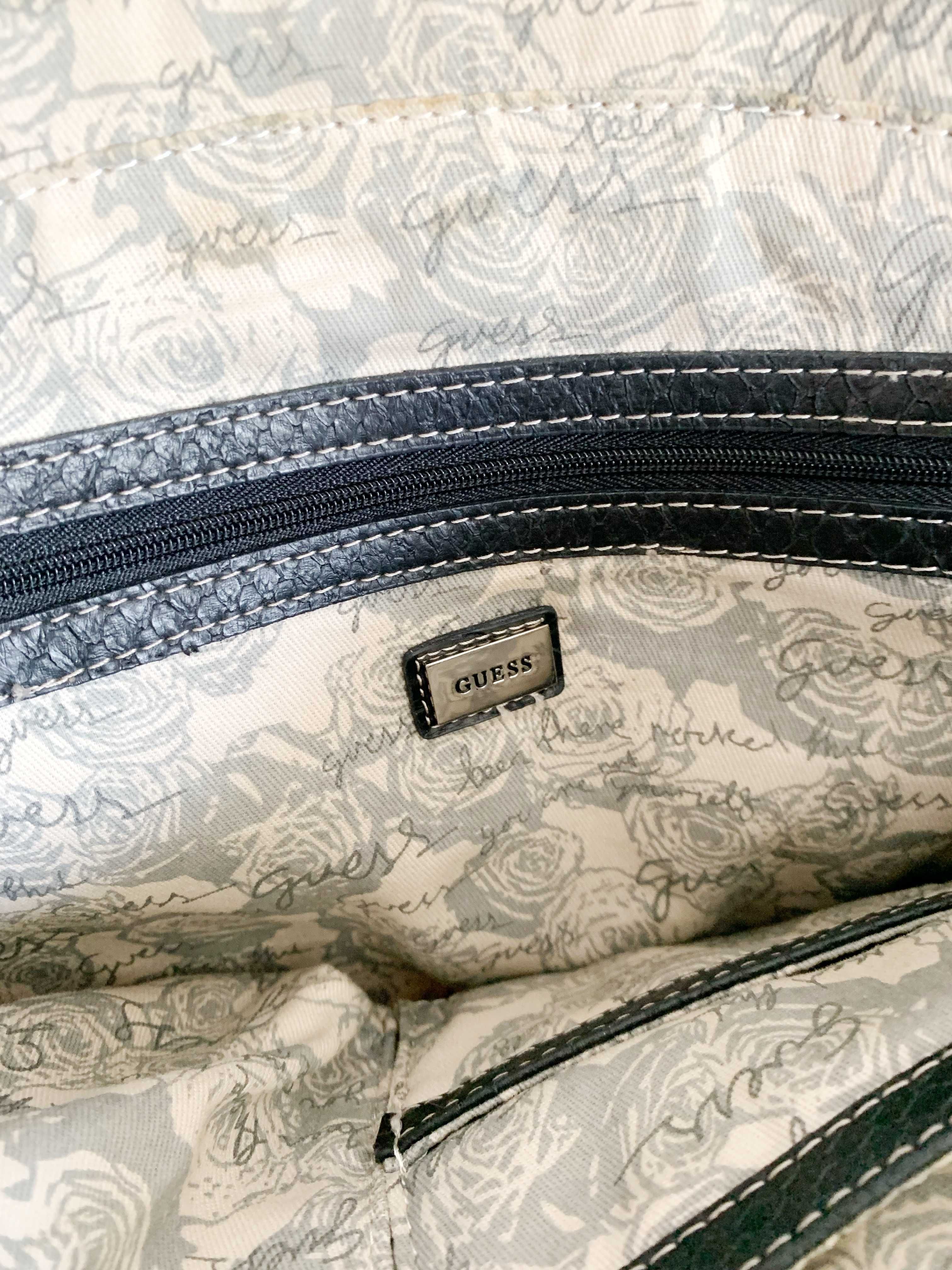 GUESS Torebka Krokodyli print Logo Cyrkonie