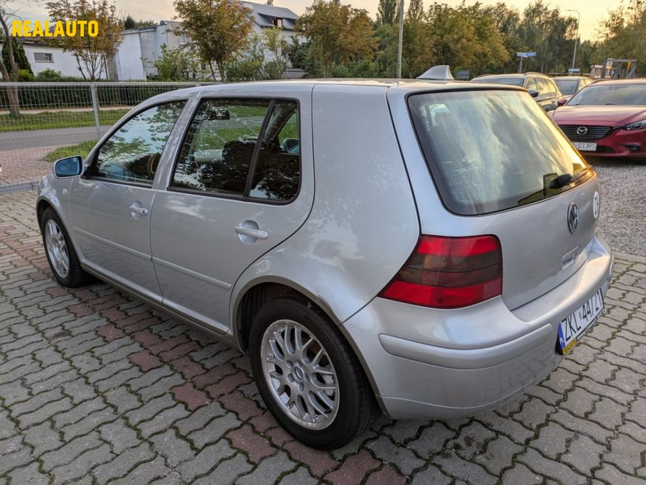 2,3 V5 Szwajcar VW GOLF IV
