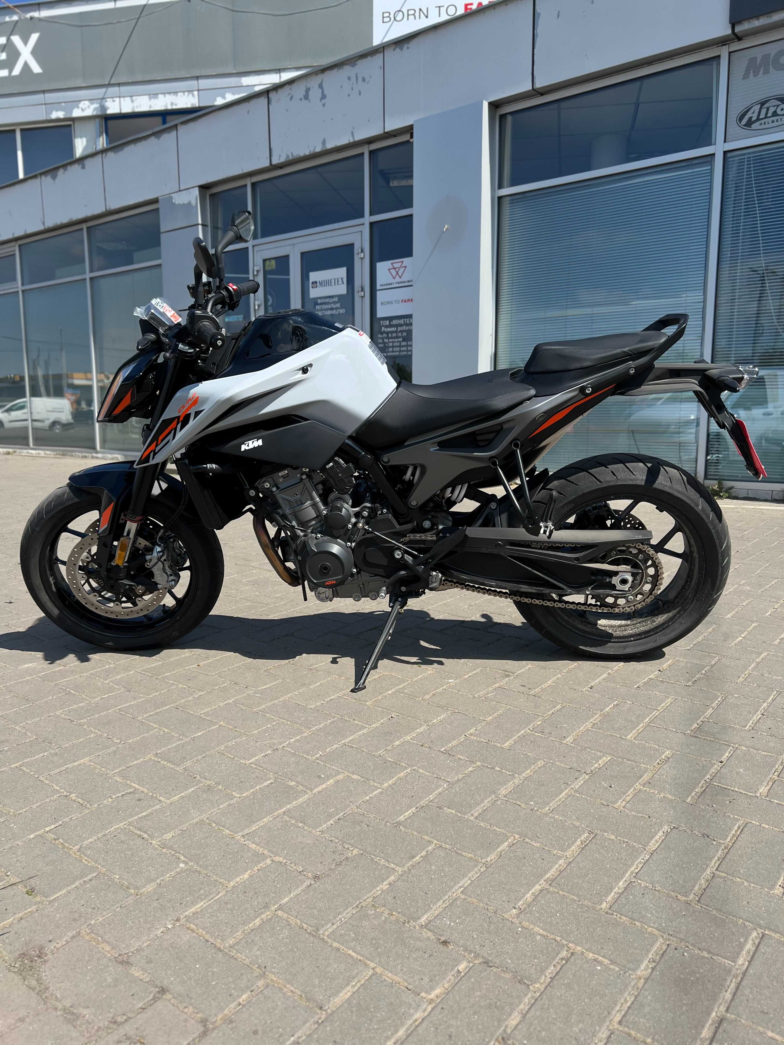 Мотоцикл KTM 790 Duke Silver