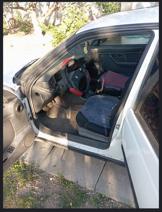 Продам Пежо 405.