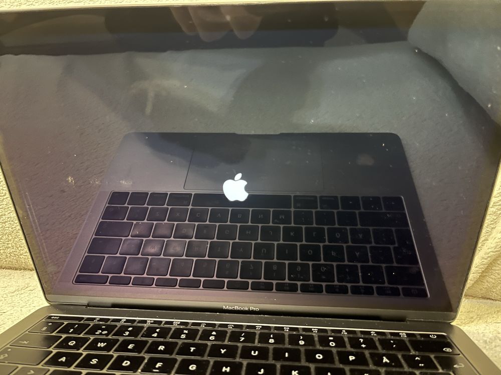 MacBook PRO (2018r) a1708 i5 8GB 128HDD