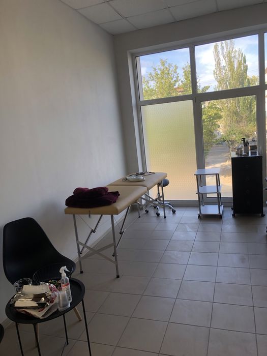 Терміново шукаю дівчинку на аренду .