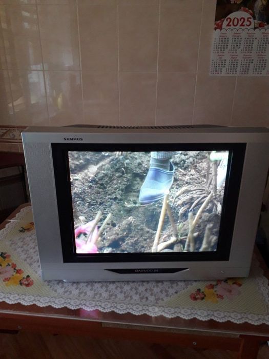 Продам телевизор