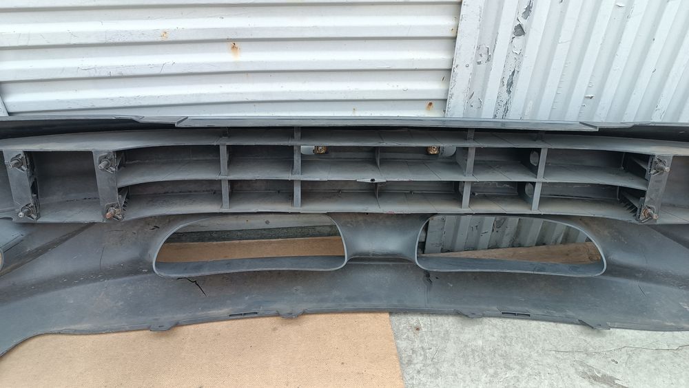 Vendo parachoque de frente Kia rio ano 2002