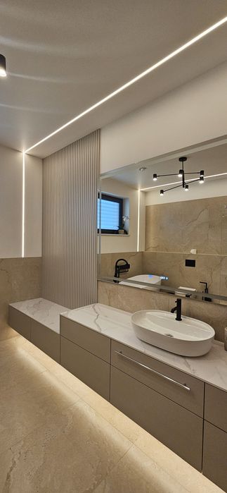 Remonty / Wykończenia wnętrz / Malowanie / Szpachlowanie