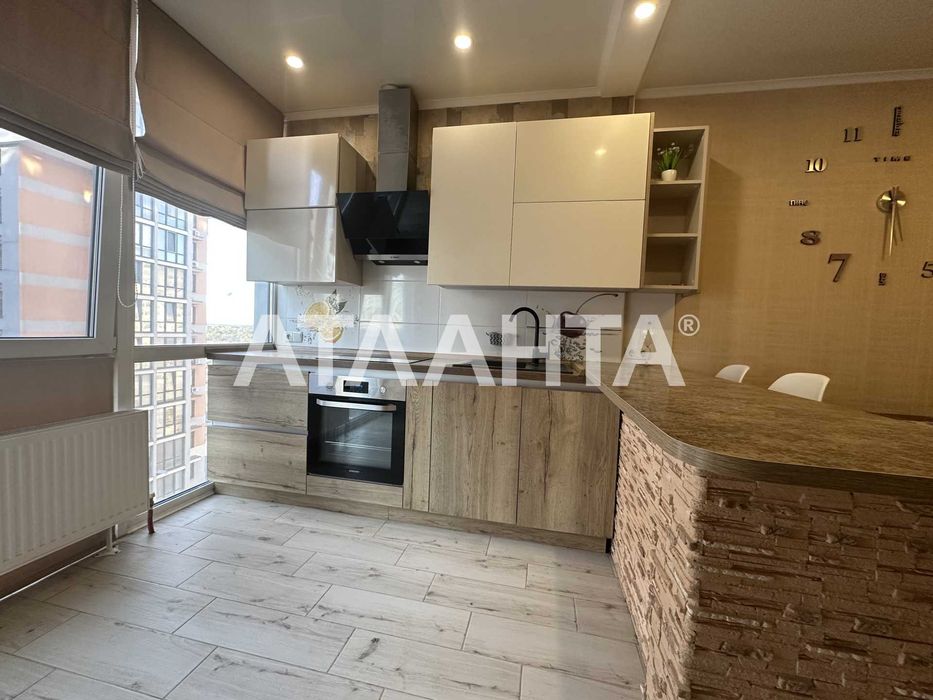 Квартира в новострое с новым ремонтом на Таирово