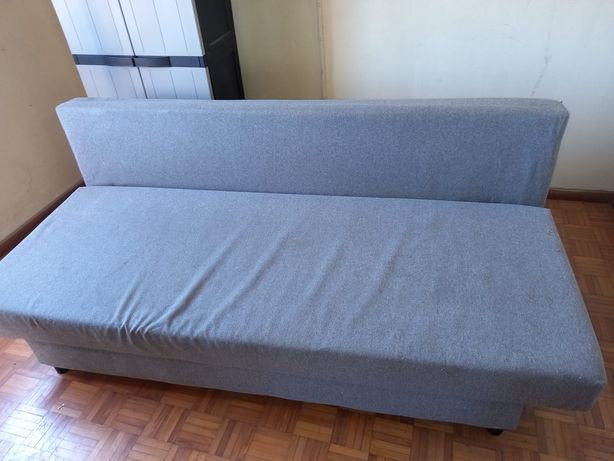 Sofá-cama cinzento