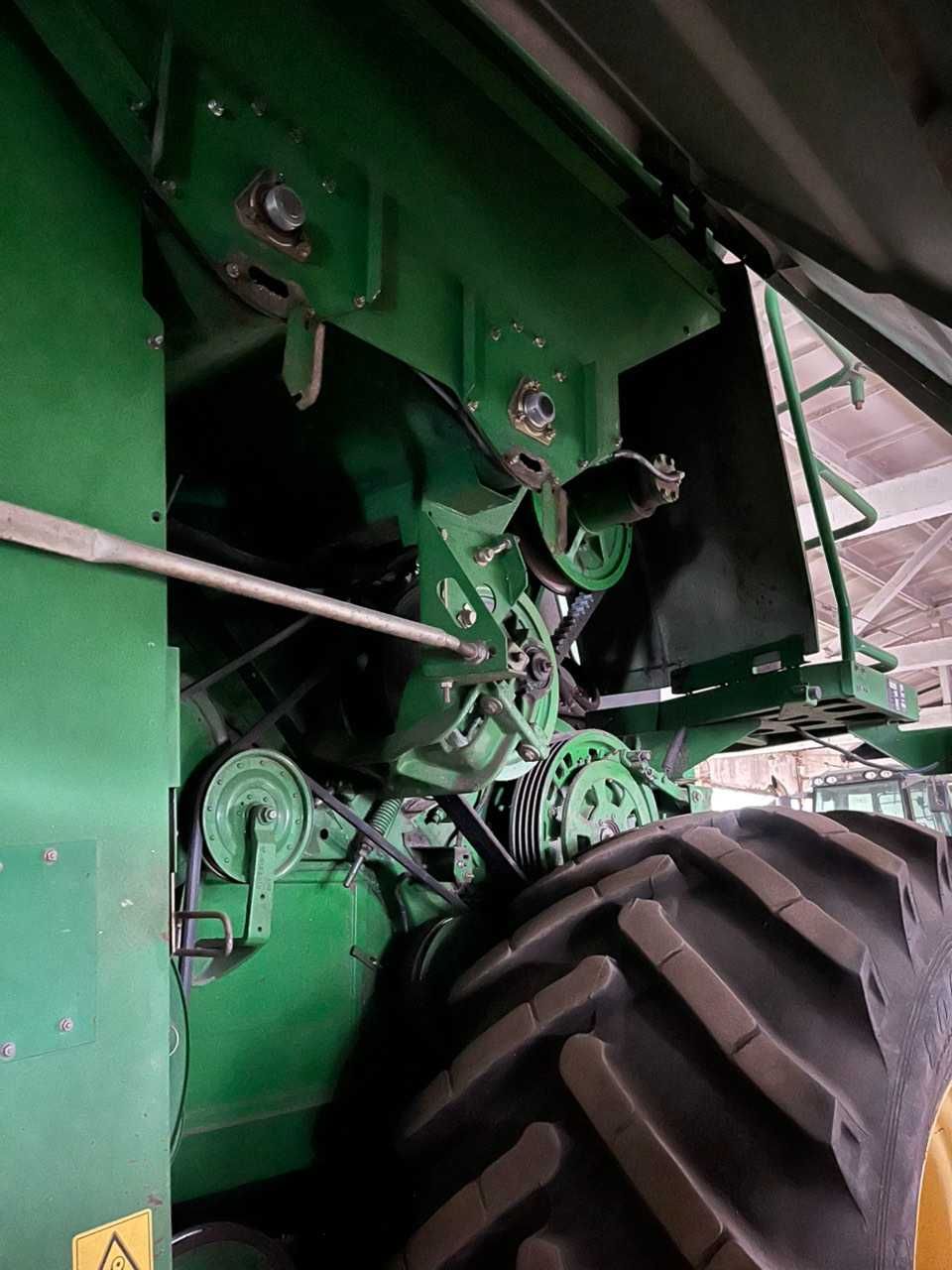Комбайн John Deere 9660 WTS 2003 р 6092 м/г