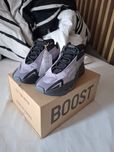 Adidas YEEZY 700