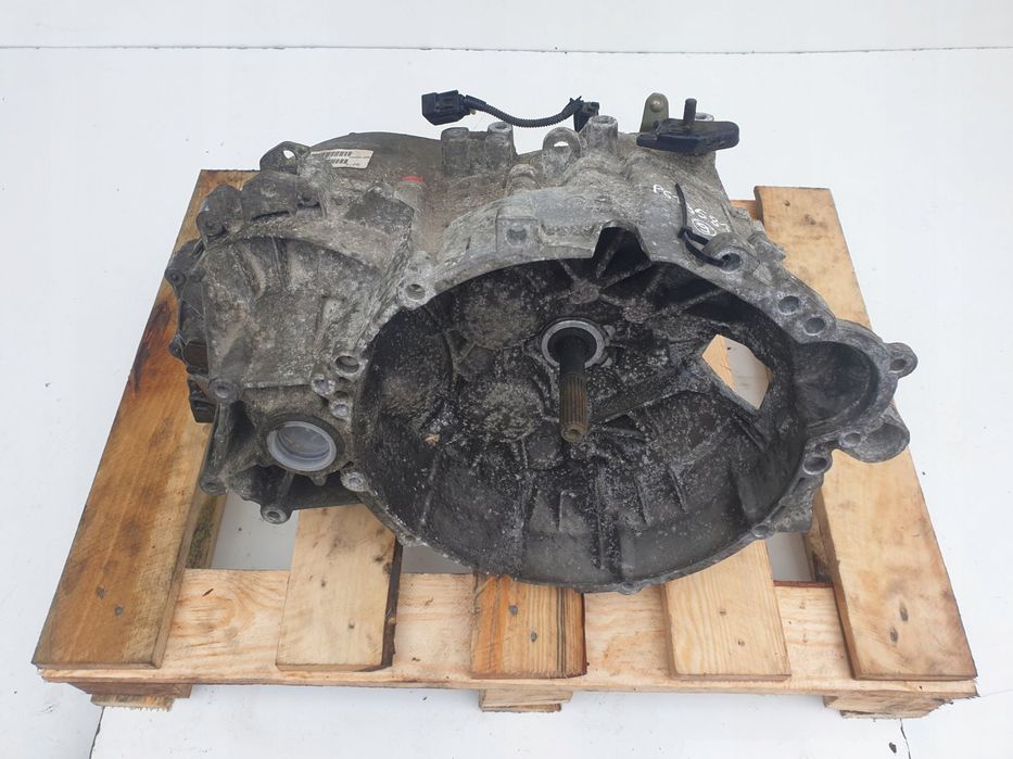 Volvo S40 V40 1.9 2.0 T4 SKRZYNIA BIEGÓW manualna MANUAL P613581