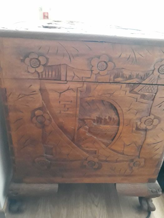 Mala/arca mesas pratos antiguidade