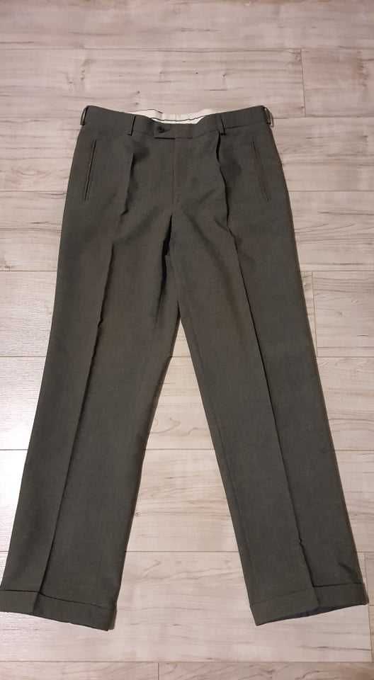 Męskie spodnie materiałowe kolor khaki Rozmiar 50