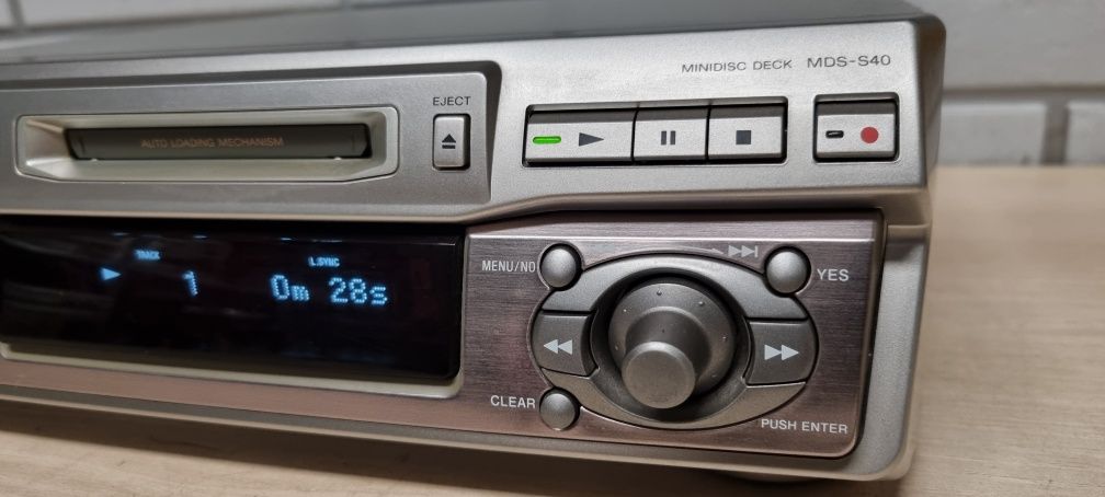 Odtwarzacz nagrywarka minidisc SONY MDS-S40