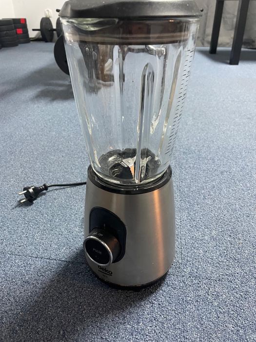 Blender kielichowy BEKO TBN7802DX