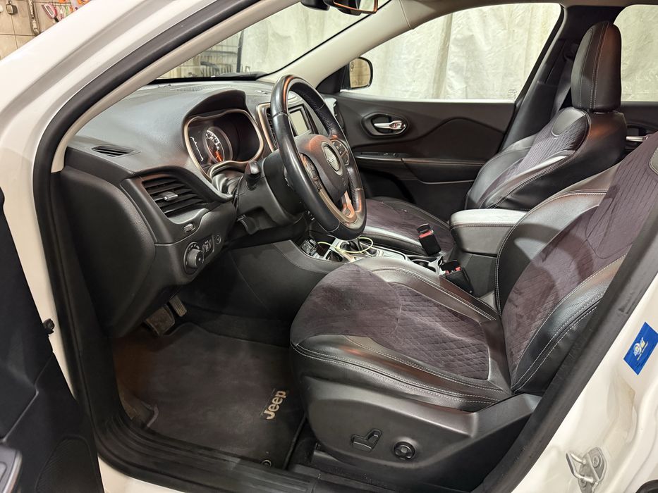 Продаю Jeep Cherokee 2015