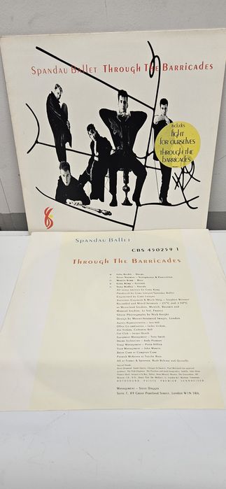 Sprzedam płytę winylową Spandau Ballet-Trough The Barricades z 1986 .