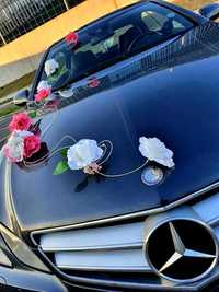 Dekoracja samochodu do ślubu, ozdoby weselne róże, orchidea, storczyk