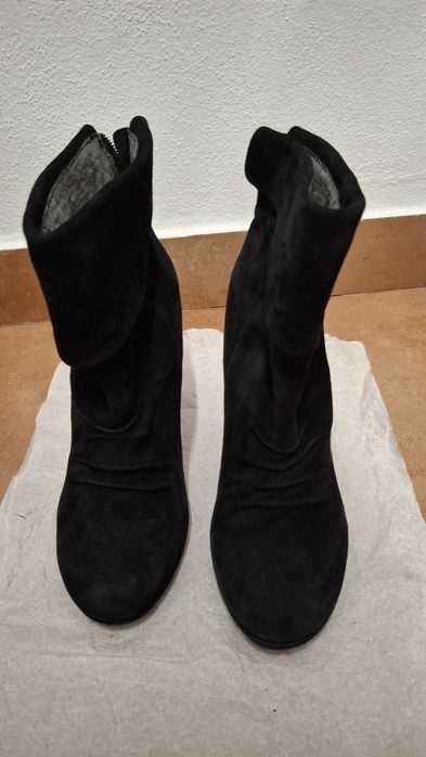 Botas meio cano pretas ,N°38