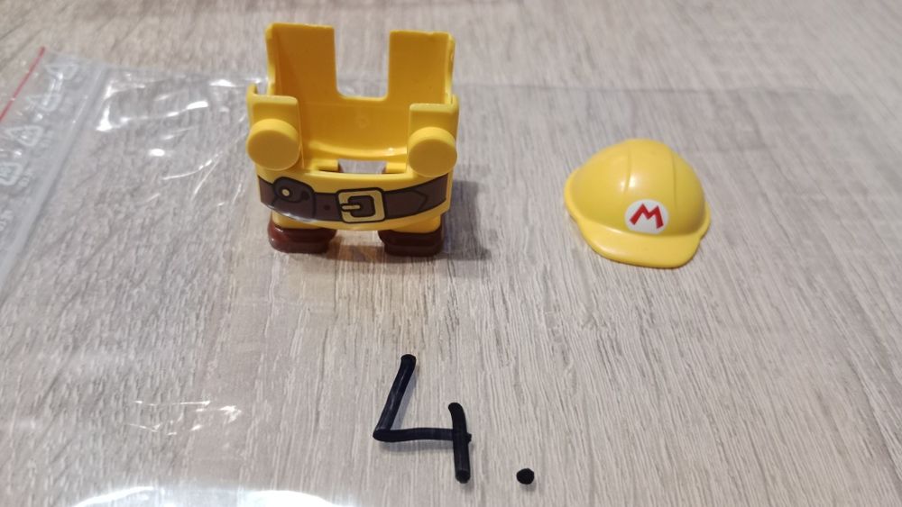 LEGO Mario - budowlany strój przebranie 4
