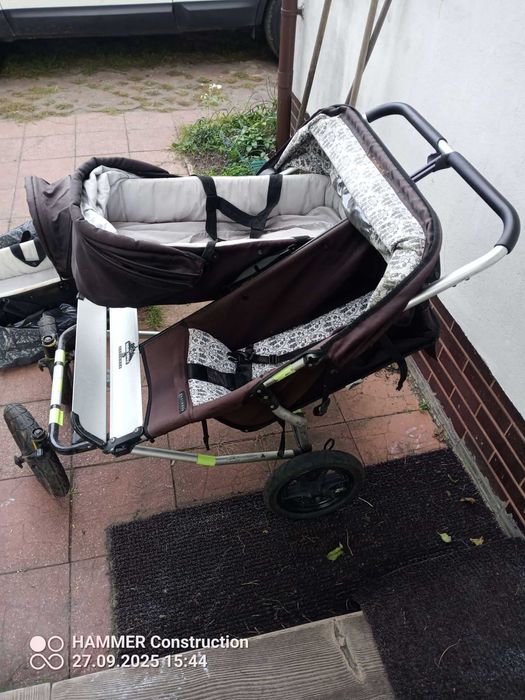 Sprzedam wózek spacerowy podwójny rok po roku.