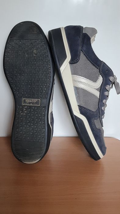 Мужская обувь 28 см; 26см.